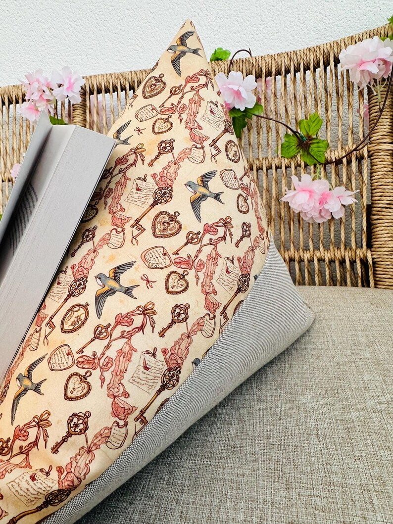Coussin de lecture Romance