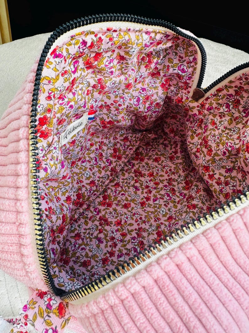 Trousse de toilette en velours